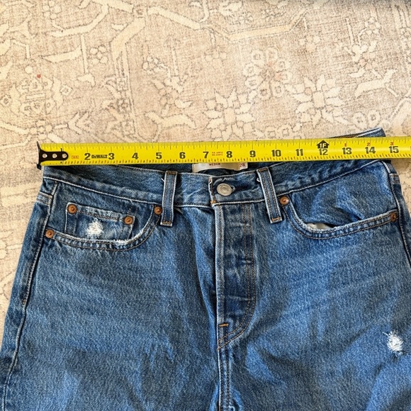 Levi's Blue Distressed Premium Ankle Jeans Women’s Size 28 - Picture 7 of 10